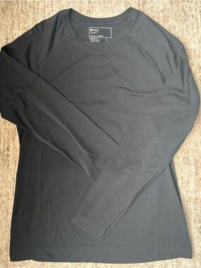 Figs Black Long-Sleeve Performance Pullover
